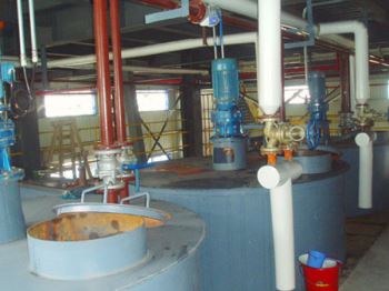 米糠油车间局部 炼油锅